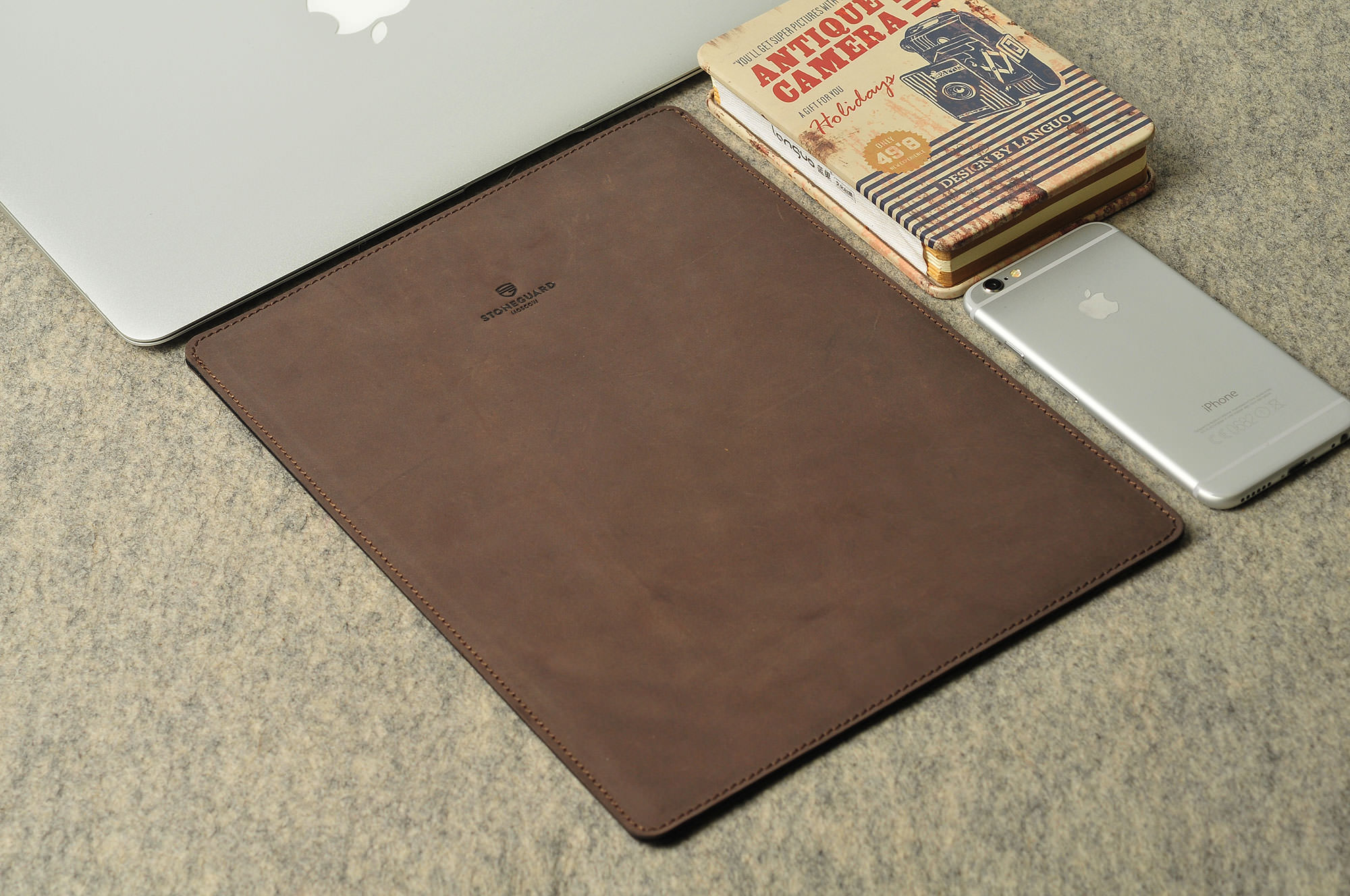 Коричневый кожаный чехол для Macbook 12