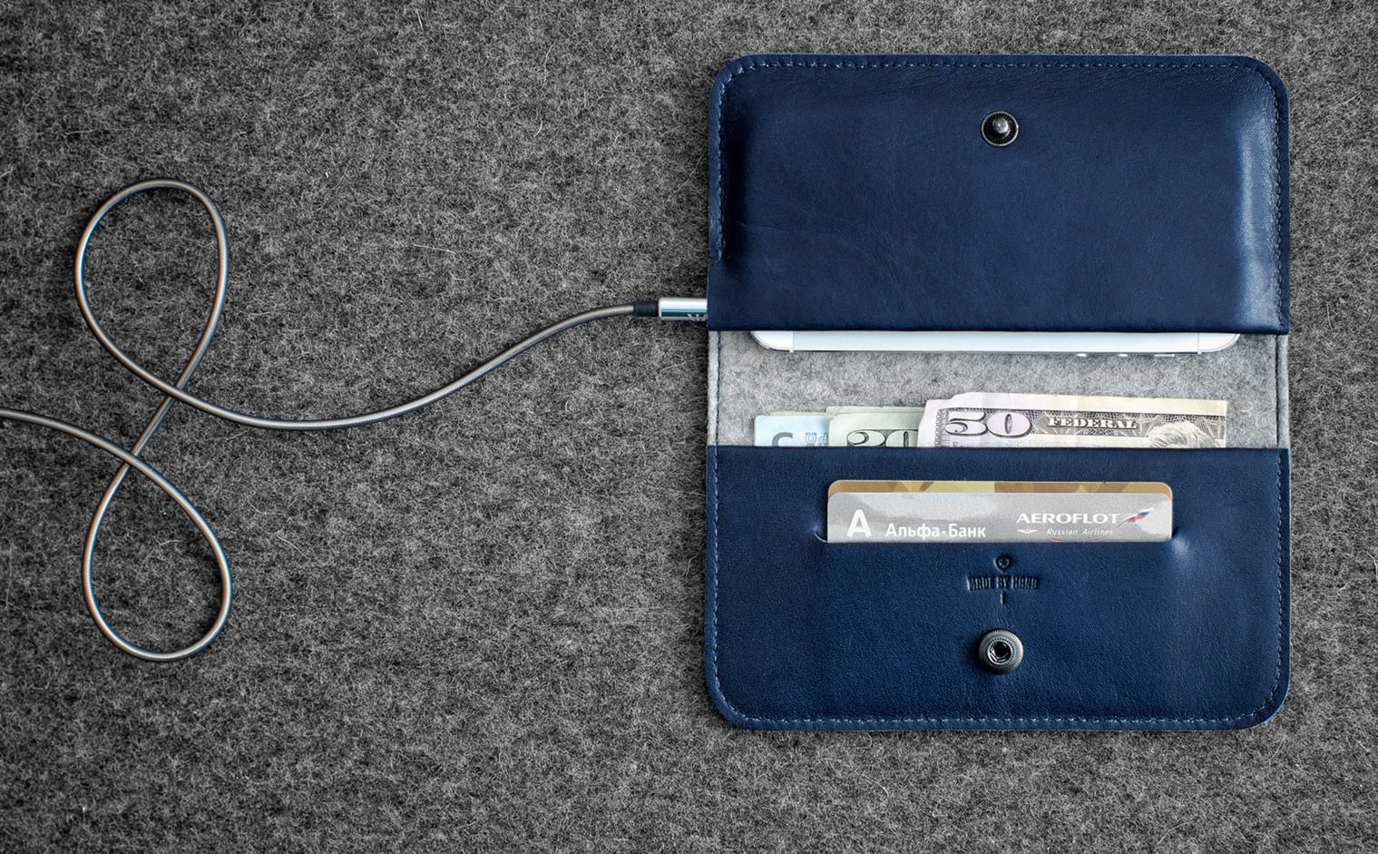 Чехол-кошелек синего цвета из натуральной кожи для iPhone 6/6s Handwers Ranch