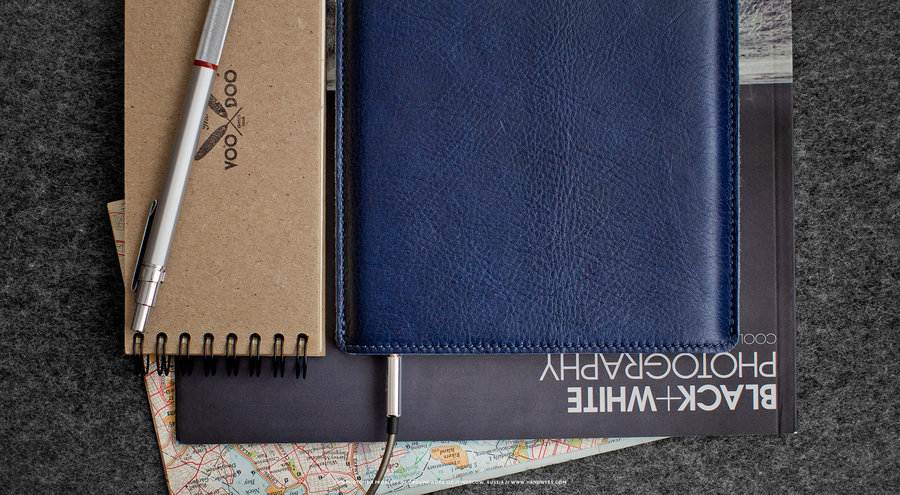 Синий кожаный чехол-карман для iPad MiniRetina Handwers Hike