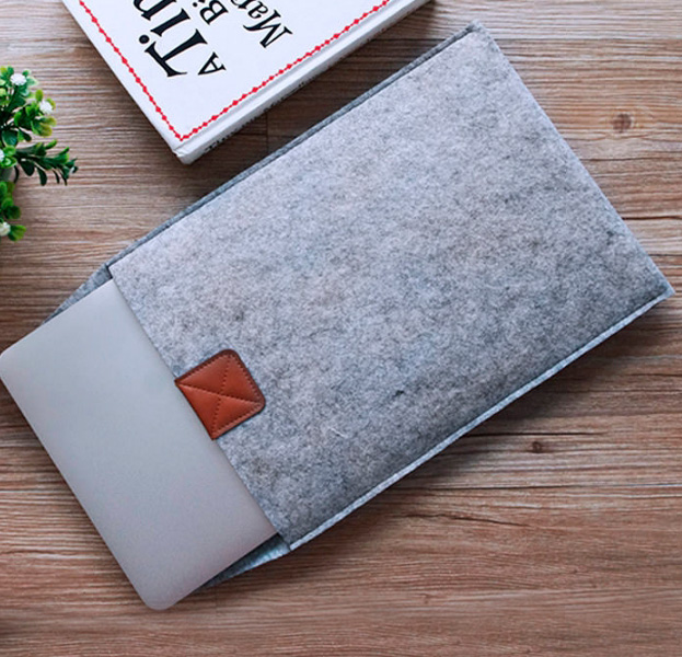 

Серый фетровый чехол для Macbook Pro 15 Retina