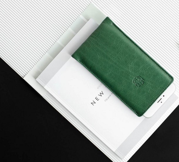 

Зеленый кожаный чехол для iPhone 5/5s/SE Handwers Hike