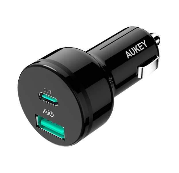 

Черное автомобильное зарядное устройство Aukey USB-C Power Delivery CC-Y7 2.4А