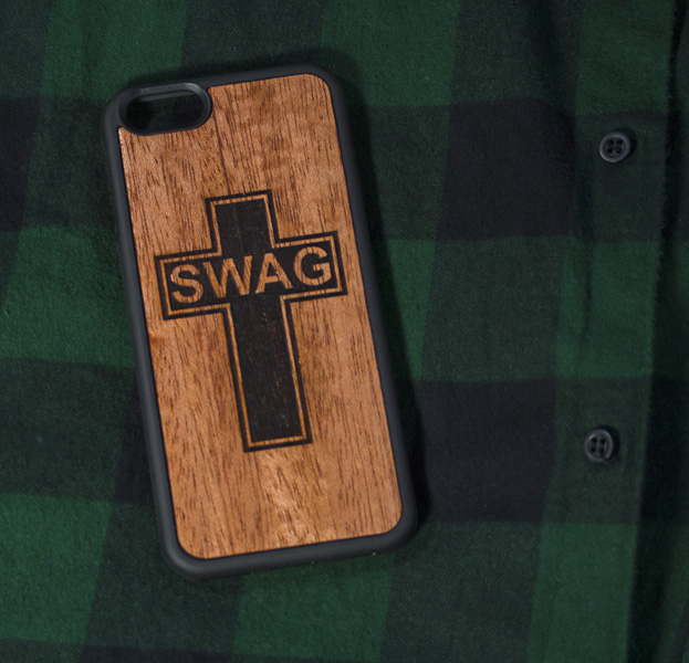 

Деревянный чехол с силиконовой основой для iPhone 6/6s Plus "Swag"