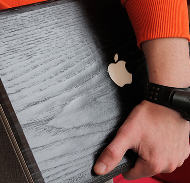 

Деревянная наклейка iWoodMaster для Macbook Pro 13 Retina Черный Ясень